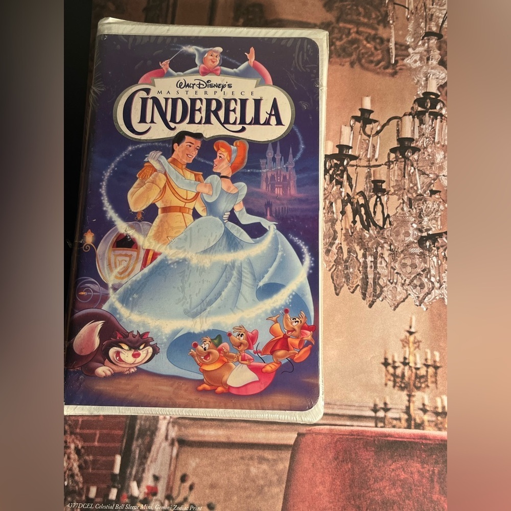 VINTAGE ( SEALED ) CINDERELLA VHS Tape 👑👑👑👑👑🩵🩵🩵🩵🩵🩵🩵🩵🩵🩵🩵🩵🩵🩵🩵🩵🩵
